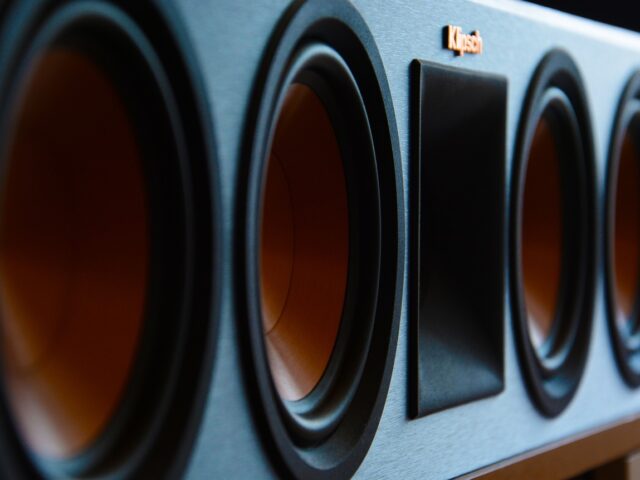 Hisense-55U6KQ-55_pic2